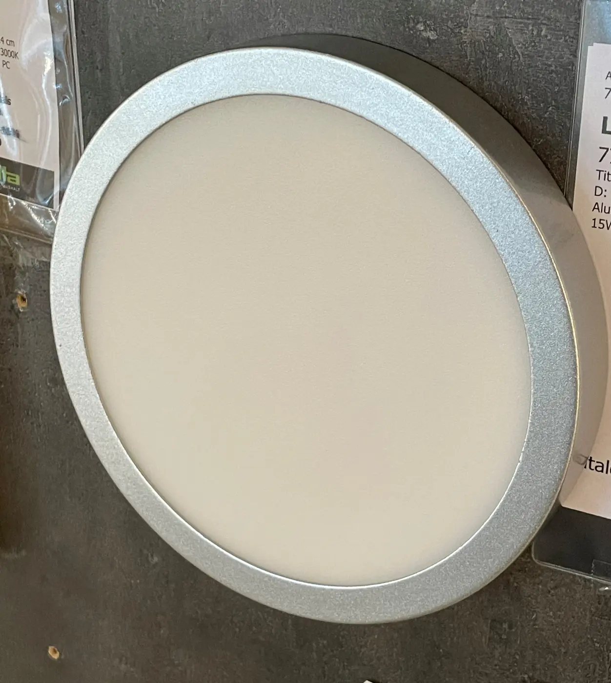 LED-Deckenleuchte 7744.. Aluminium ca. 18x2,4cm