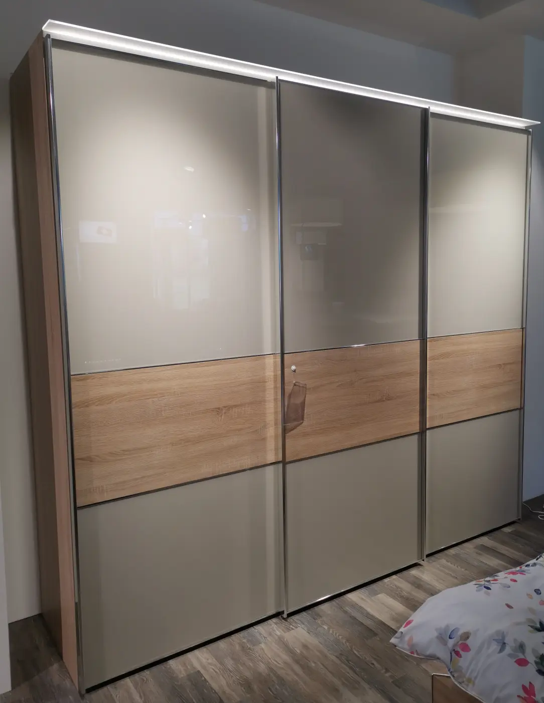 Schwebetürenschrank 2929.7 Sandglas, Dekor Sonoma Eiche ca. 249x22x68cm