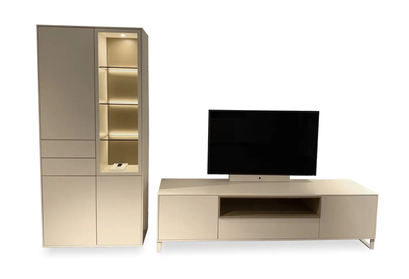 Wohnwand Voice Lack crema, Korpus/Rückwand Nische Lack macchiata von Varianta ca. 340,7x216,9x51,1cm