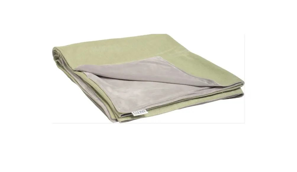 Decke 17115.4 Farngrün, Rückseite hellgrau 100% Polyacryl, Rückseite 100% Polyester ca. 200x156cm Decke 17115.4 Farngrün, Rückseite hellgrau 100% Polyacryl, Rückseite 100% Polyester ca. 200x156cm