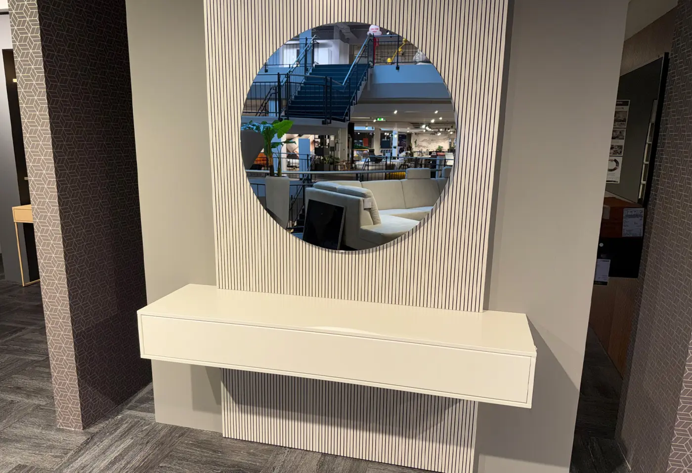 Paneel mit Hängeelement Valea Lackwollweiss / Paneel in Lack seidengrau von Varianta ca. 153,2x234,9x39,6cm