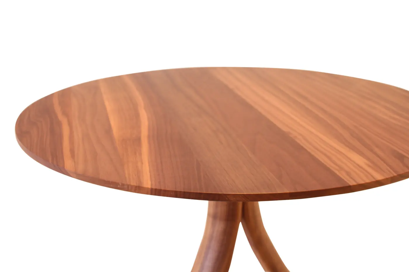 Bistrotisch 976 von Rolf Benz Amerikanischer Nussbaum, lackiert ca. 70x75cm