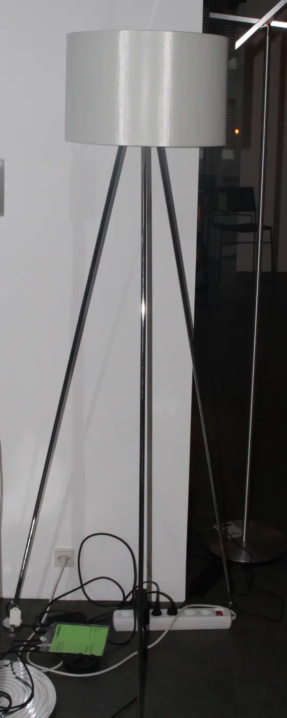 Stehleuchte 18250136.. Chrom, Weiss Glas