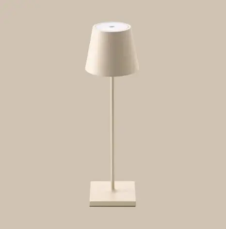Akku-Tischleuchte 20457.. Dünenbeige matt Metall ca. 11x38cm 