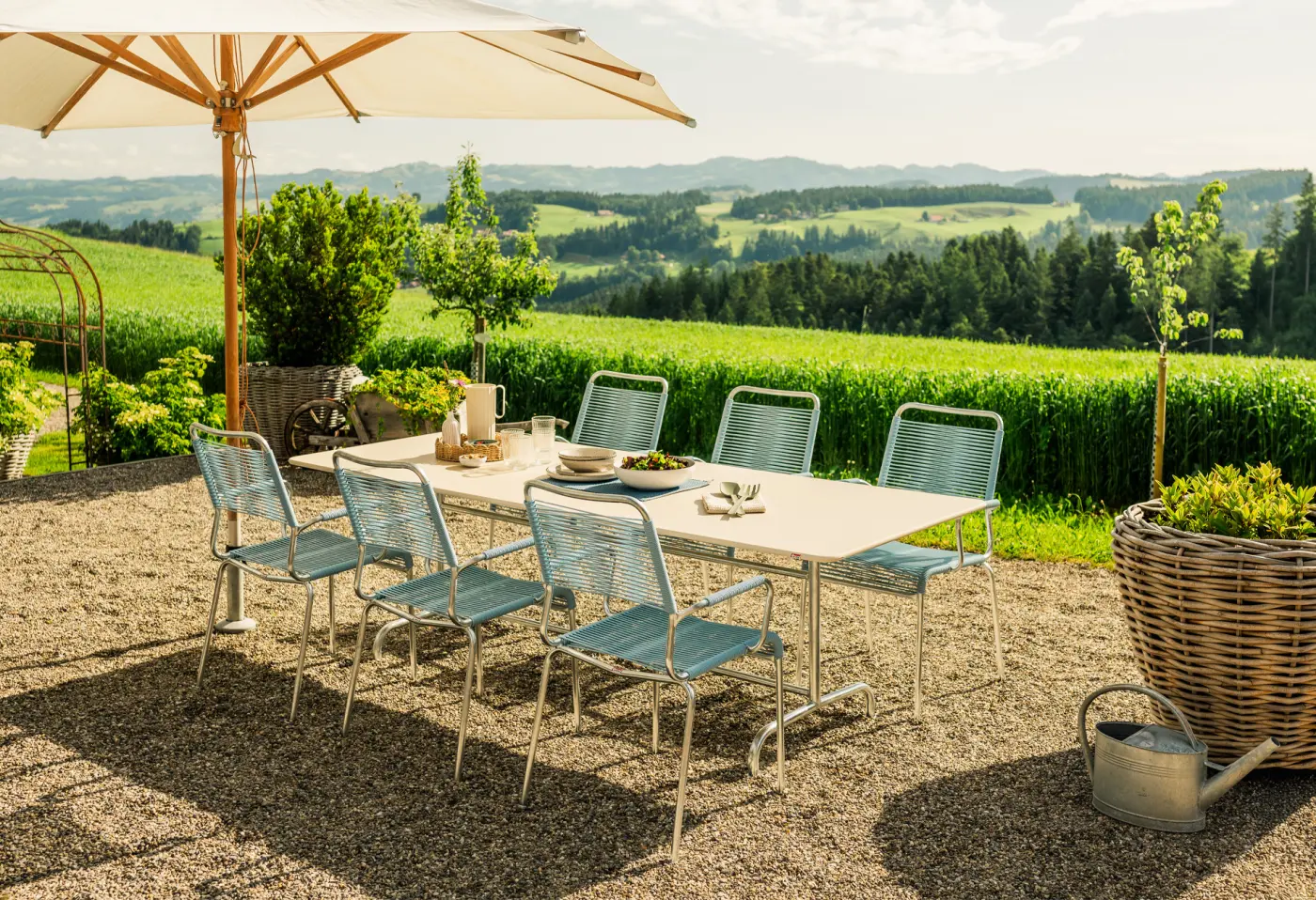 Metalltisch Rigi Pastellsand von Schaffner ca. 180x90cm