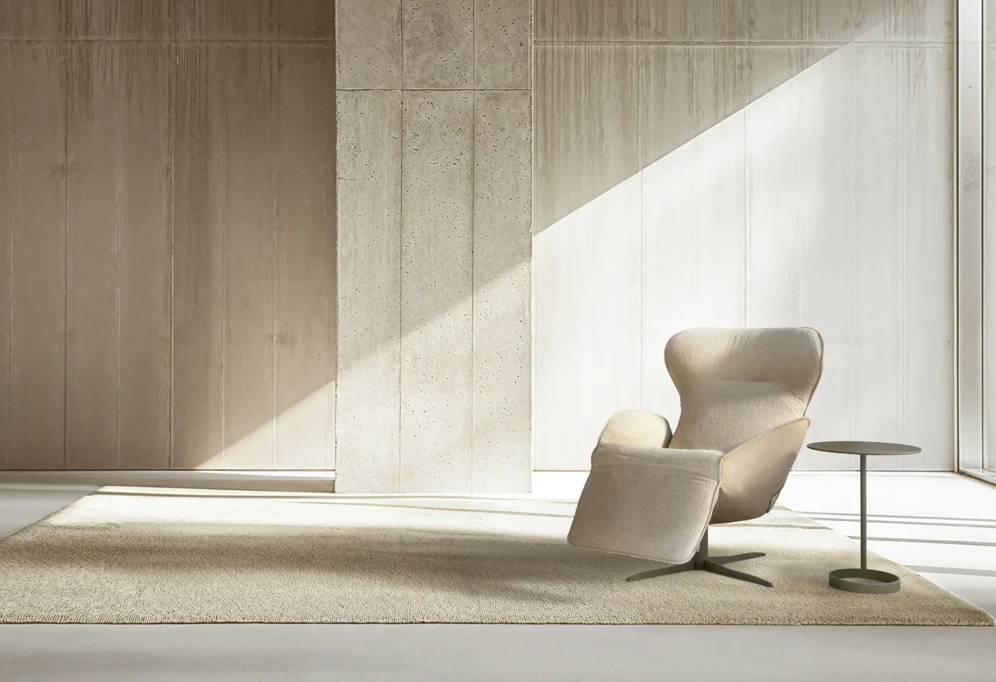 Relaxsessel Daydreamer JR-7450 von Jori Bez. Innenseite: Mumble Gesso / Bez. Aussenseite Leder Nubuck cream