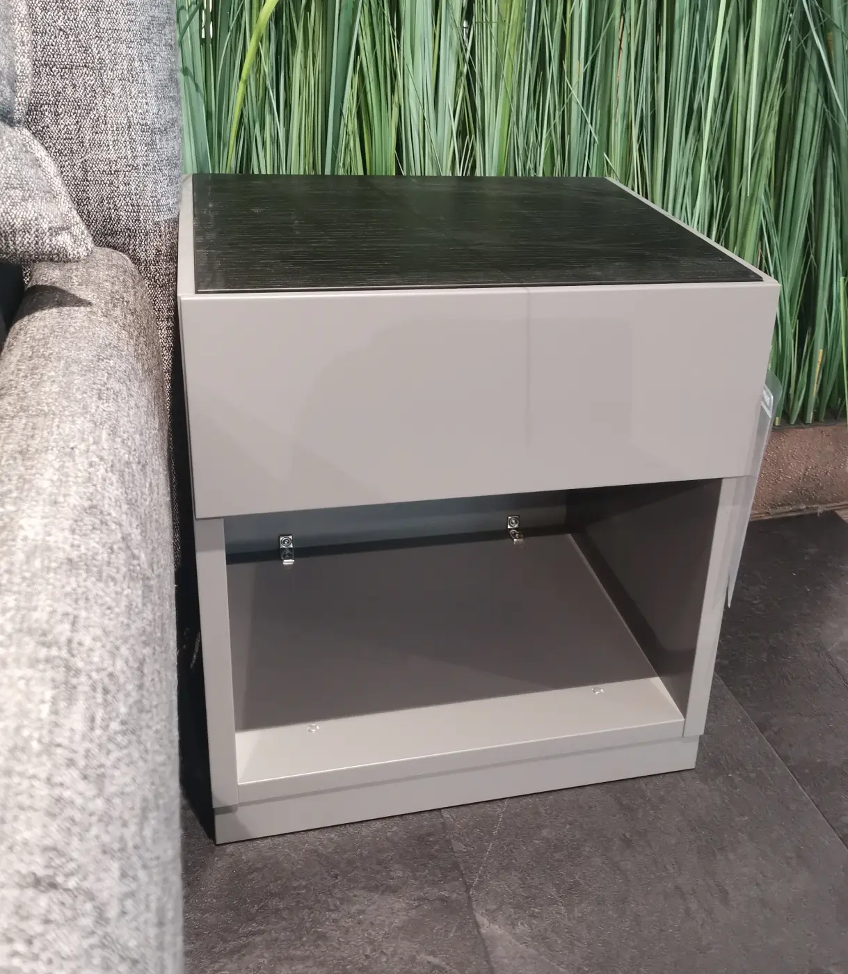 Nachttisch-Set 22171.. von Rolf Benz Zement lackiert matt ca. 40x40x35cm