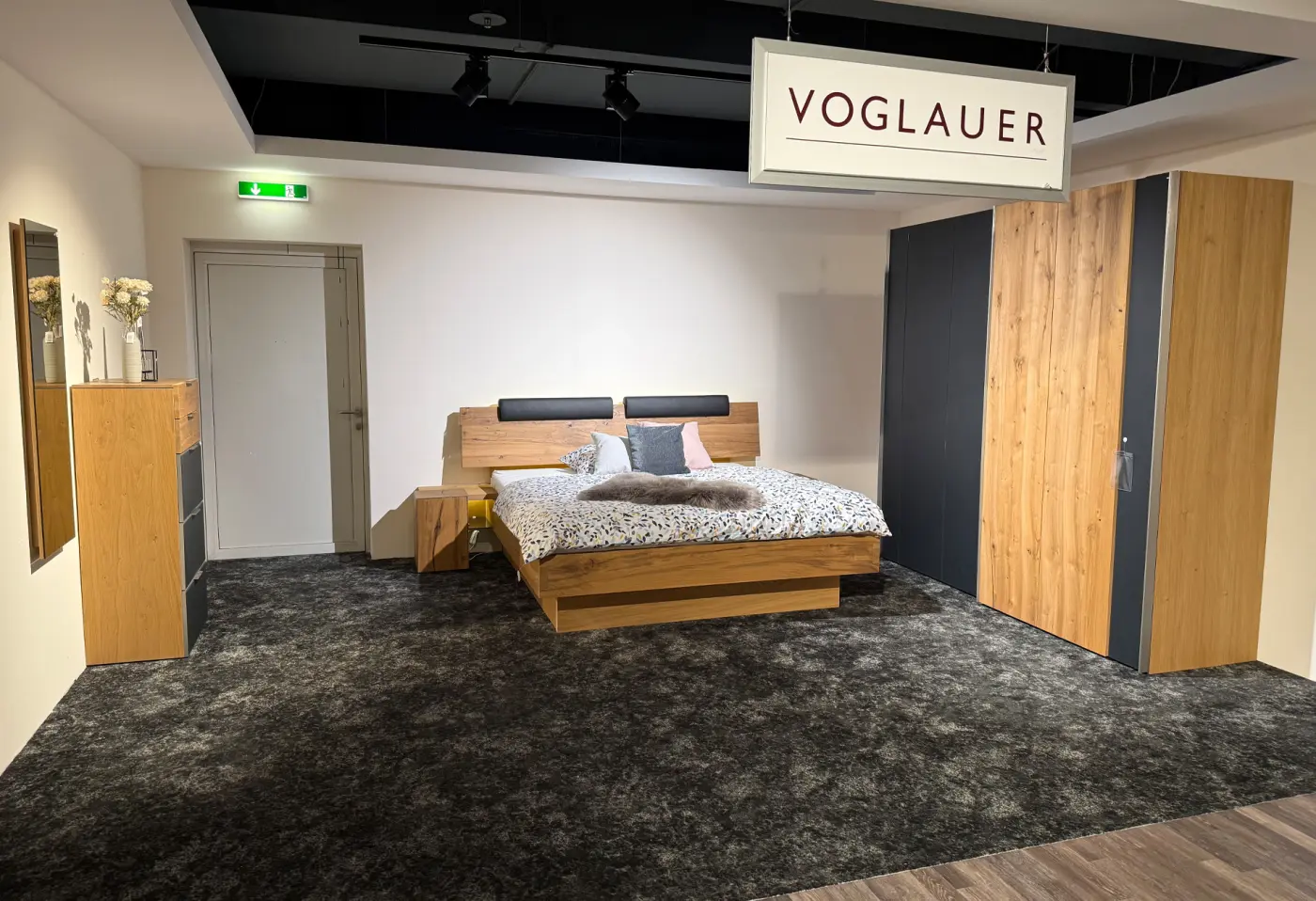 Doppelschlafzimmer V-Alpin sleeping von Voglauer Eiche Altholz ca. 242x180x200x226x70cm