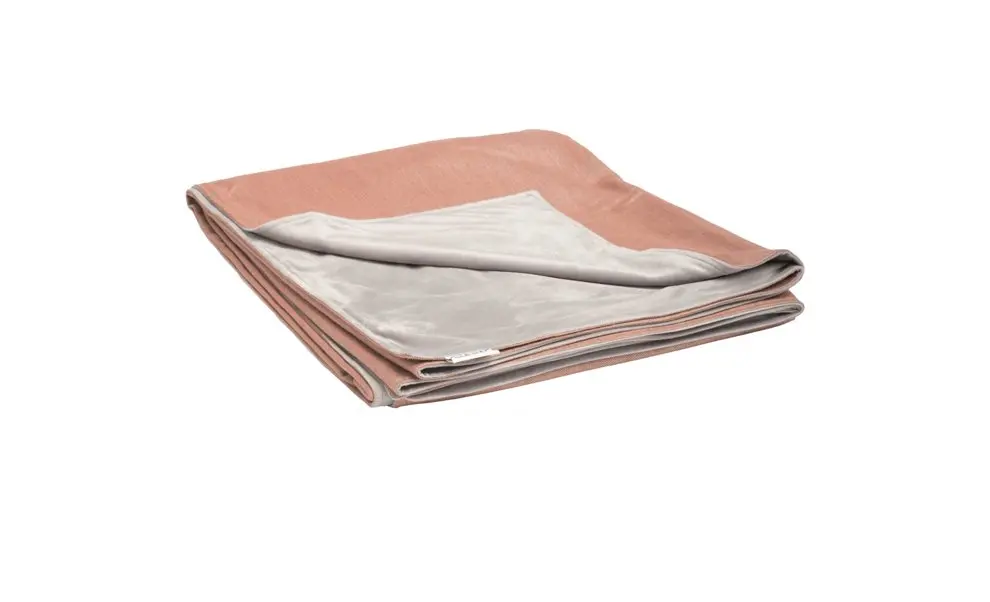 Decke 17115.6 Koralle, Hellgrau 100% Polyacryl, 100% Polyester ca. 200x158cm Decke 17115.6 Koralle, Hellgrau 100% Polyacryl, 100% Polyester ca. 200x158cm