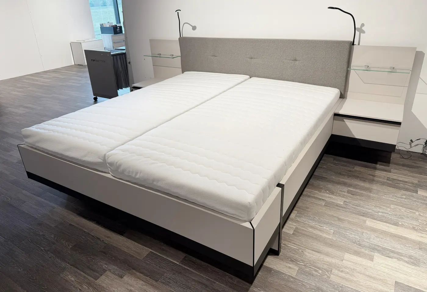 Doppelschlafzimmer 23498.. Perla ca. 240x180x200x223x69cm