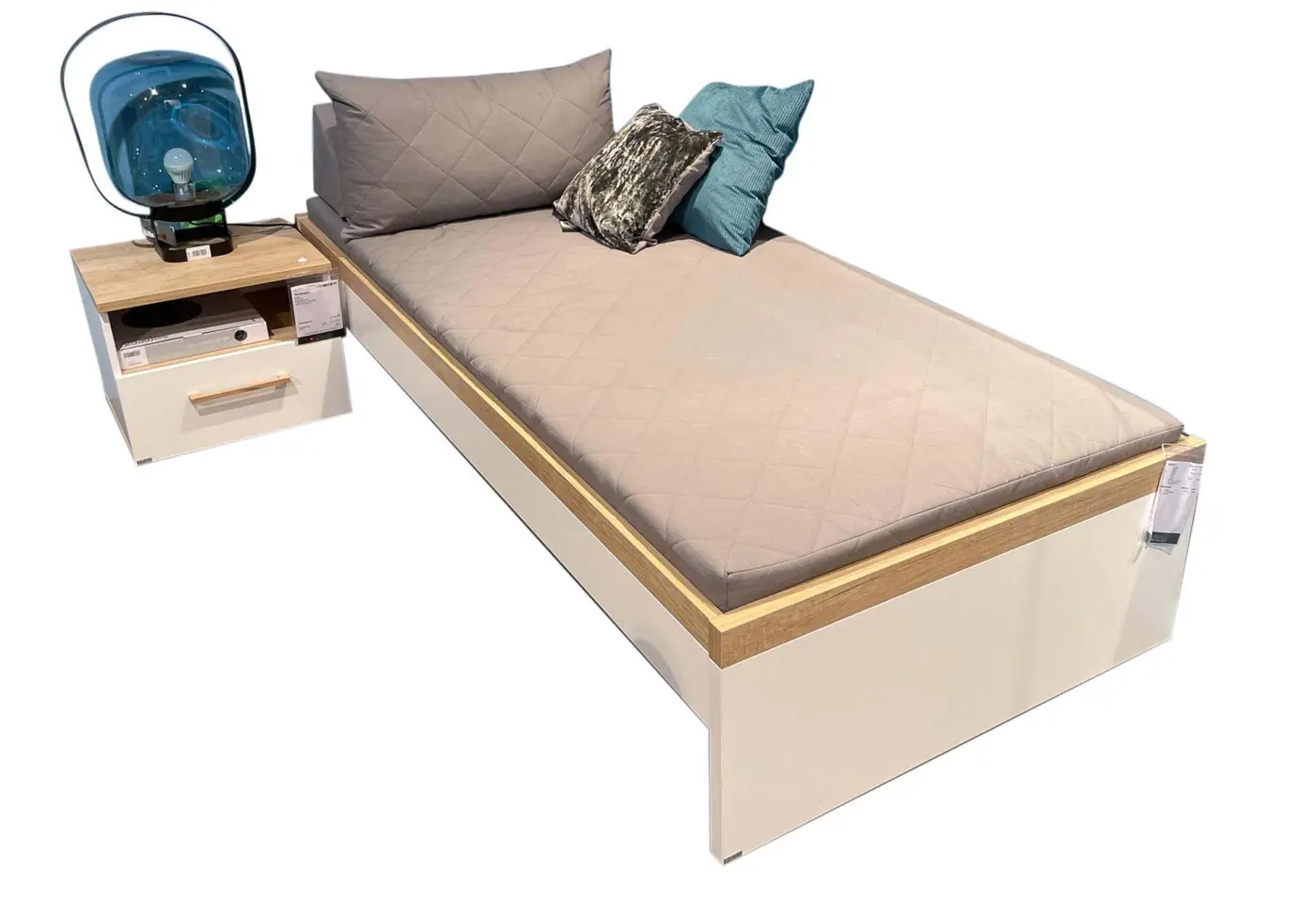 Bett Oscar von Paidi Bettrahmen: Kreideweiss Absetzung: Eiche Nb. ca. 96x90x200 cm x40x206cm