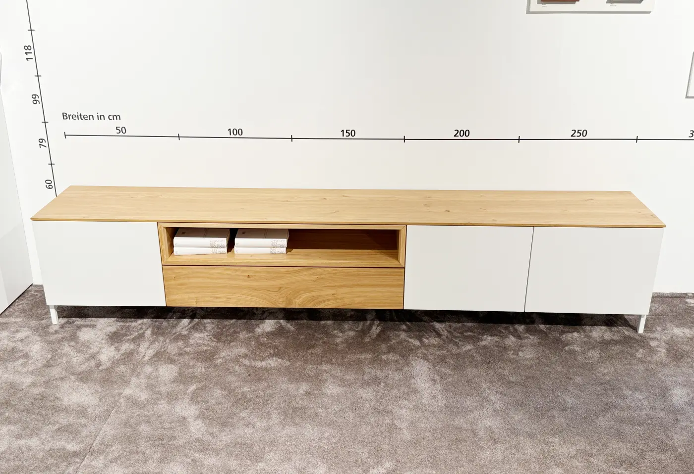 Lowboard 3784.67.. Signalweiss matt lackiert, Wildeiche furniert ca. 250,4x49,4x41,2cm