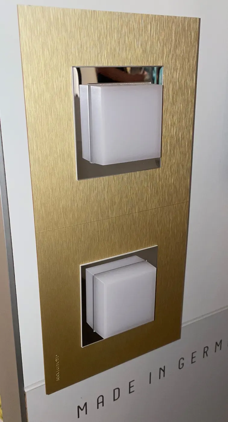 LED Decken/Wandleuchte 19220.. Messing matt